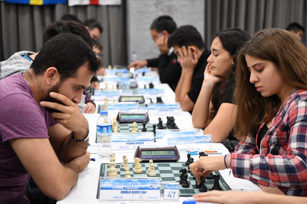 Konyaaltı Belediyesi Uluslararası Satranç Turnuvası başladı